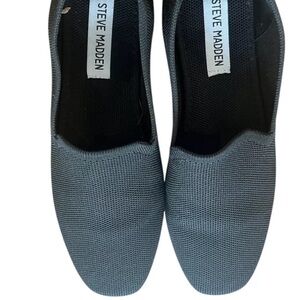 Size 7M black Steve Madden slip on dress shoes